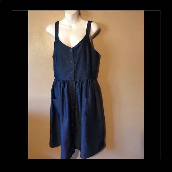 Robert Louis Dresses & Skirts - Robert Louis denim dress w/pockets size M